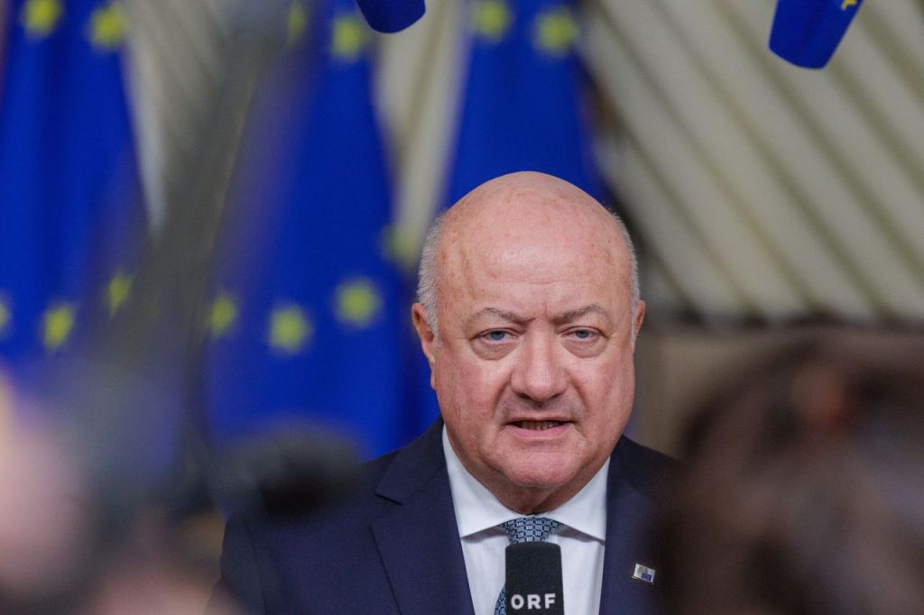 Austrian leader pushes EU asylum overhaul under far-right pressure –&nbsp;POLITICO