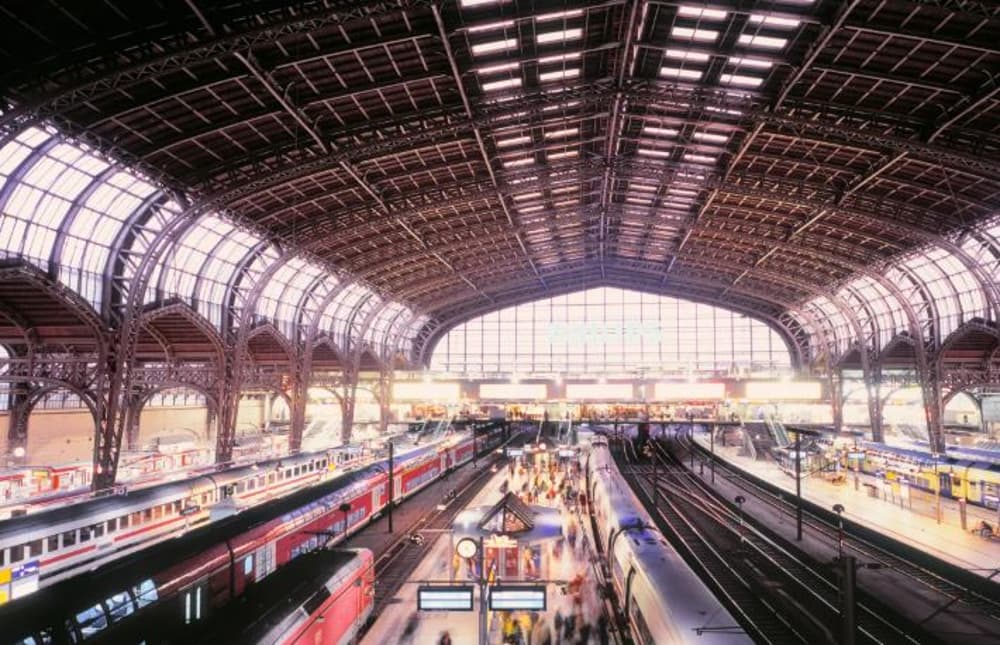 At least 17 people injured after horror knife attack at Hamburg station | The&nbsp;Standard